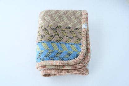 パッチワークブランケット(M)   2025-004(hand knitting machine +  hand sawing)