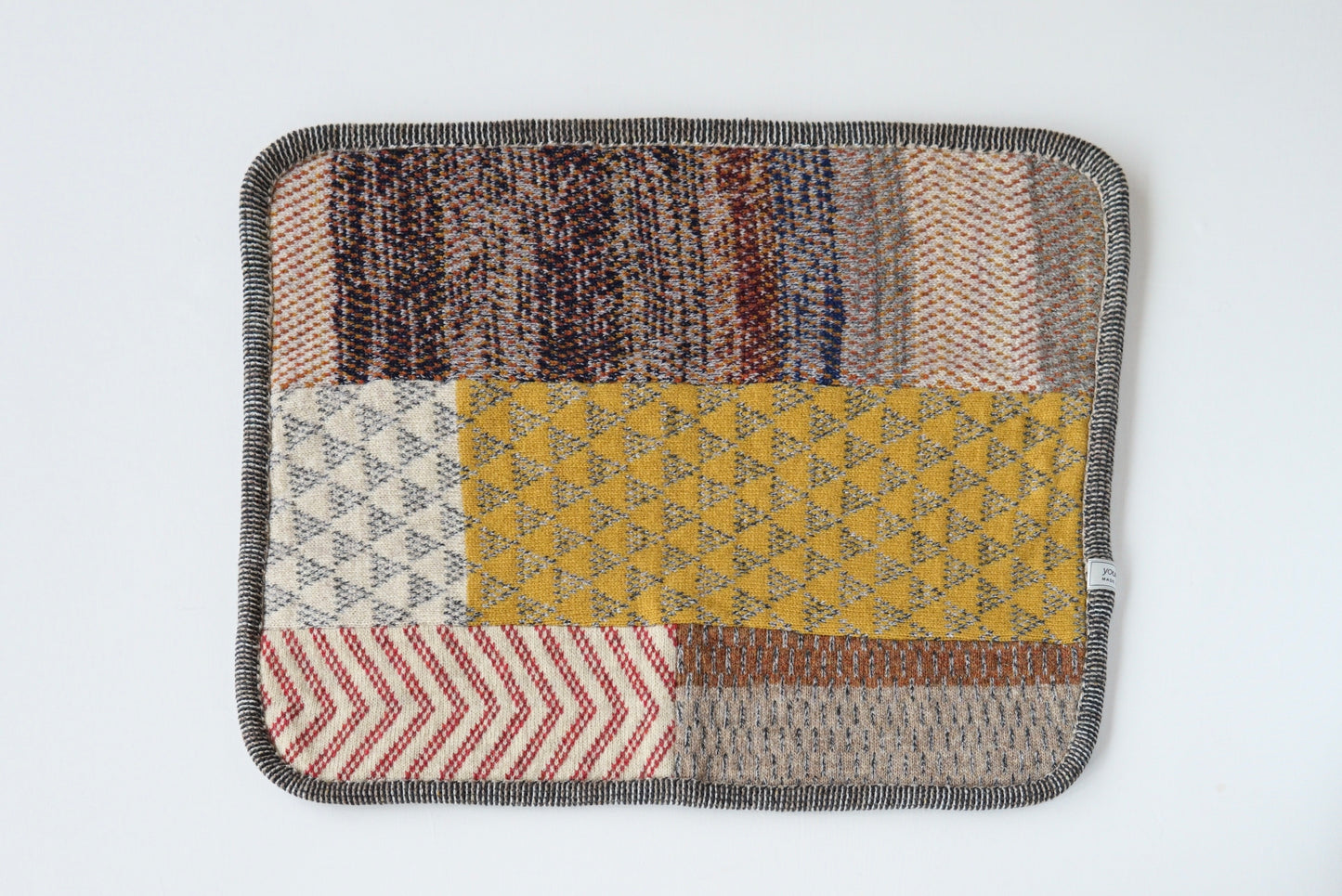 パッチワークブランケット(S)   2026-003(hand knitting machine +  hand sawing)