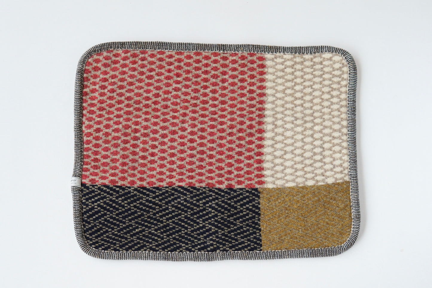 パッチワークブランケット(S)   2026-003(hand knitting machine +  hand sawing)