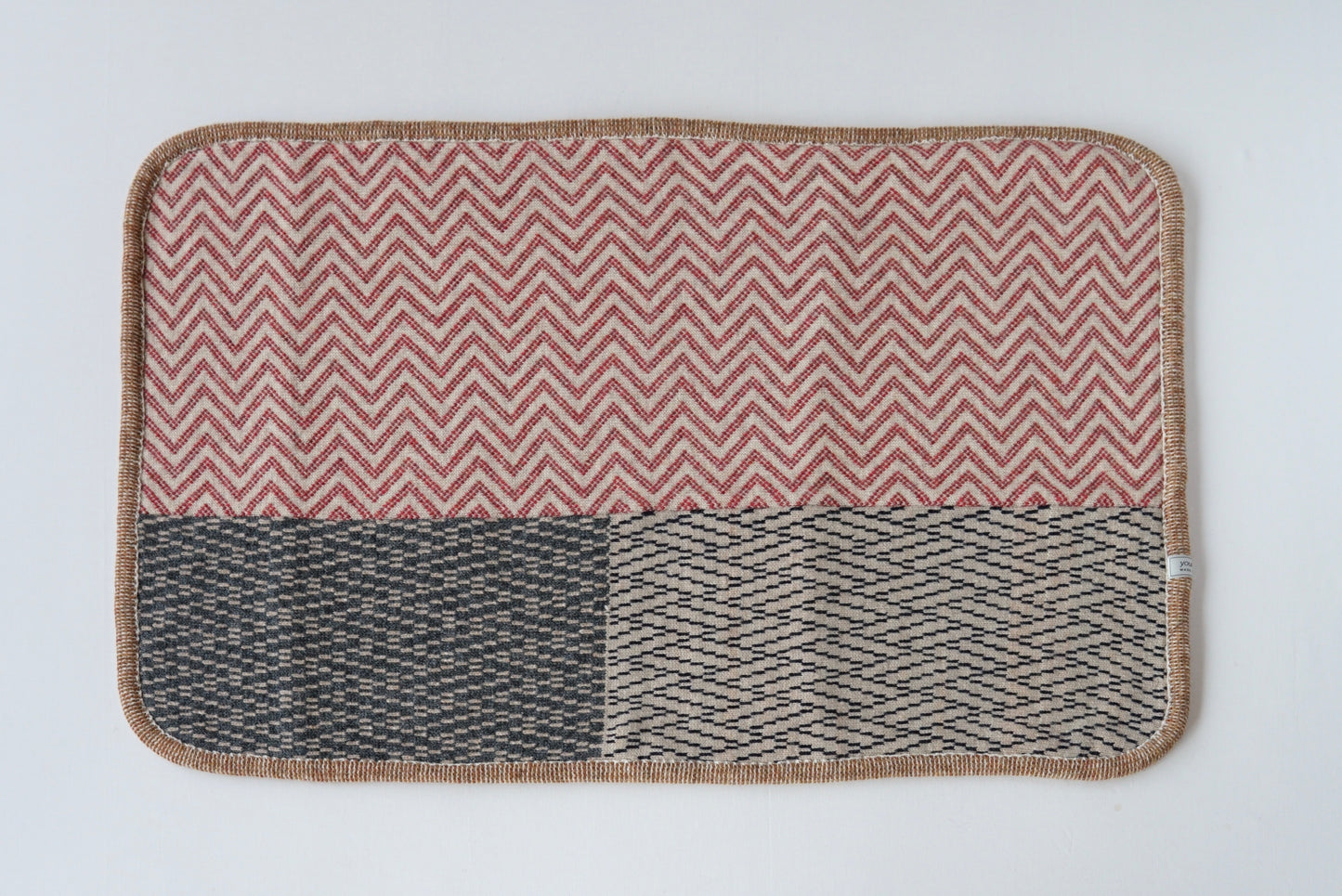 パッチワークブランケット(M)   2025-008 (hand knitting machine +  hand sawing)