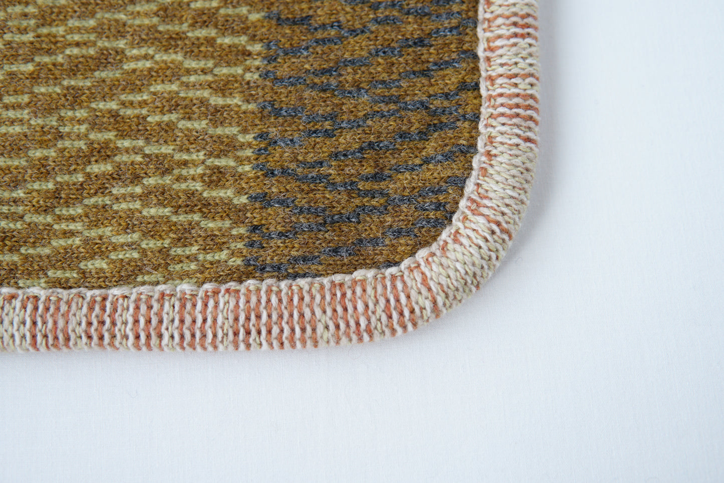パッチワークブランケット(S)   2026-005(hand knitting machine +  hand sawing)