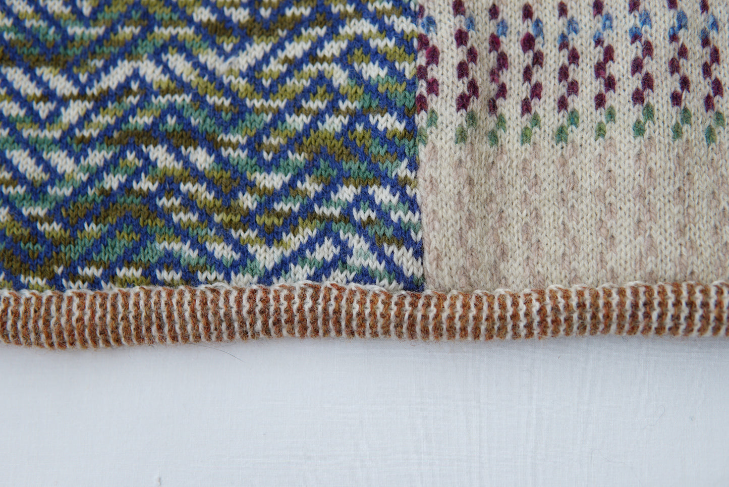 パッチワークブランケット(M)  2026-001(hand knitting machine +  hand sawing)