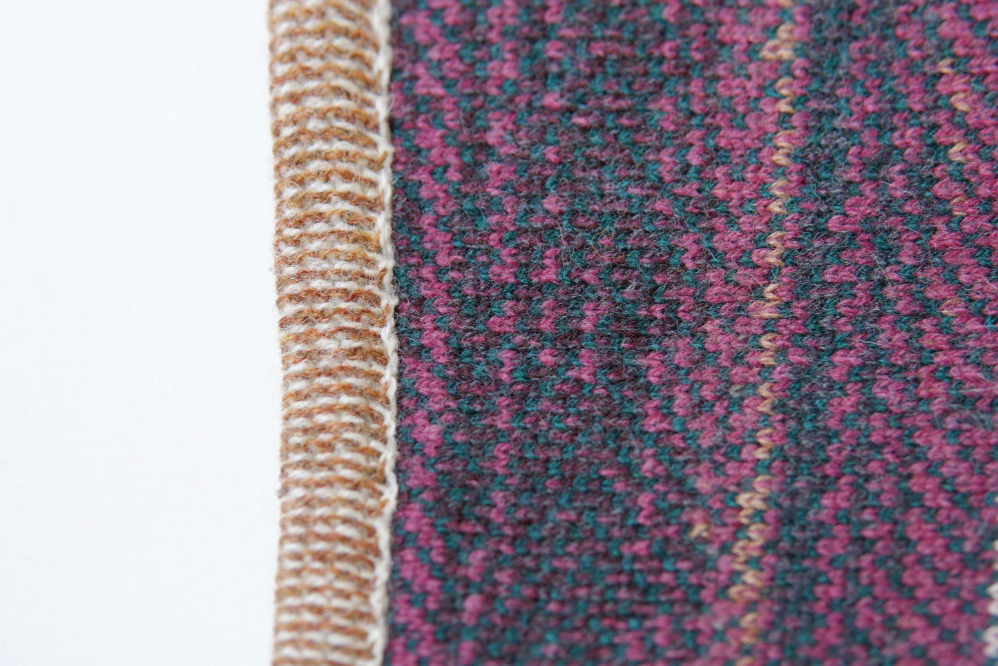 パッチワークブランケット(M)   2025-002 (hand knitting machine +  hand sawing)