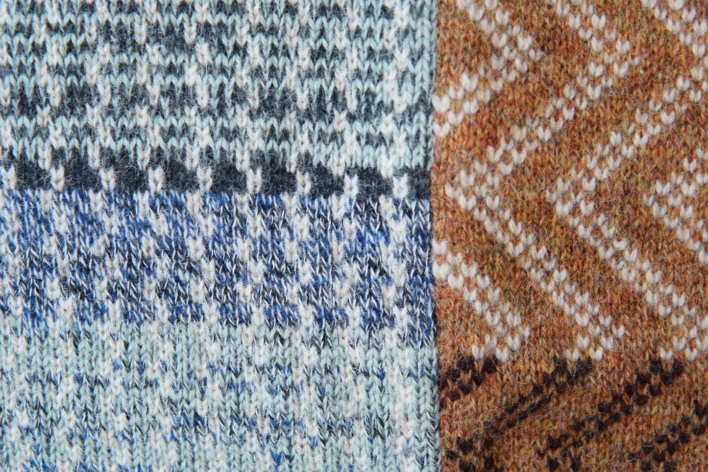 パッチワークブランケット(M)  2025-006 (hand knitting machine +  hand sawing)