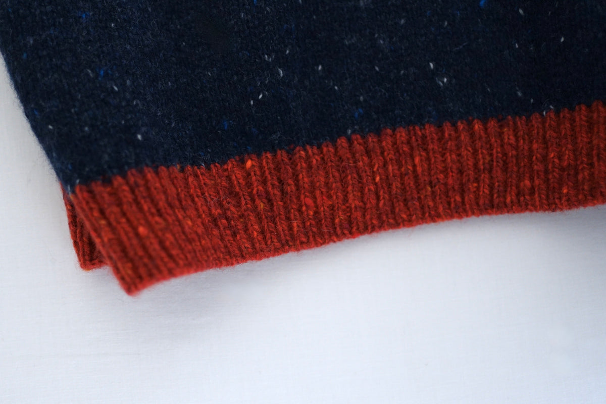 ウールカシミヤVネックプルオーバー　navy×garnet (hand knitting machine +  hand knit)