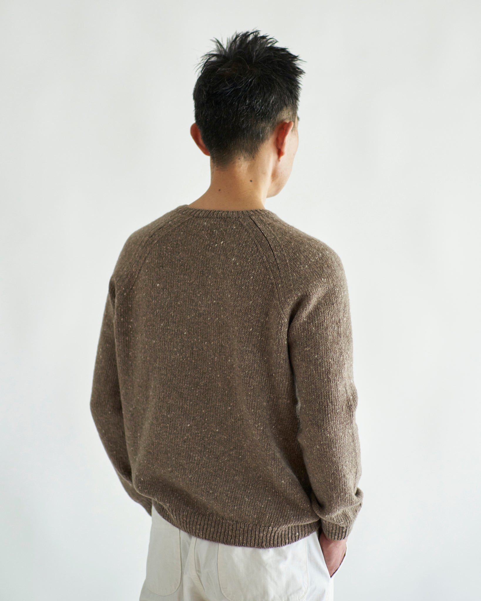 Vネックプルオーバー モカ(hand knitting machine + hand knit) – yourwear